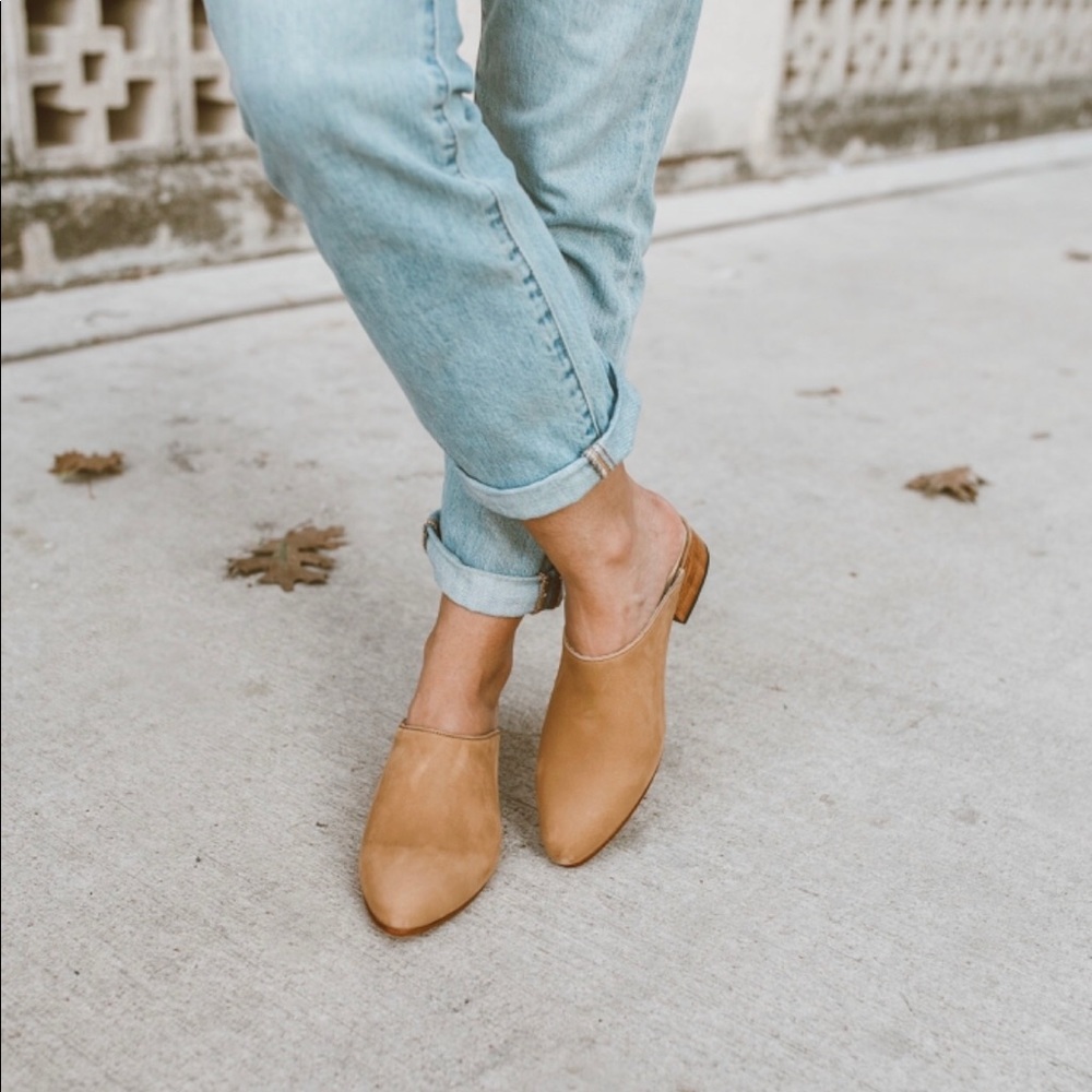 NISOLO Mariella Mule in Sand Sz 9